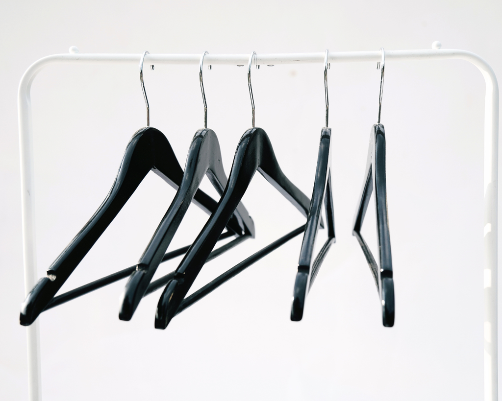 Black Hanger