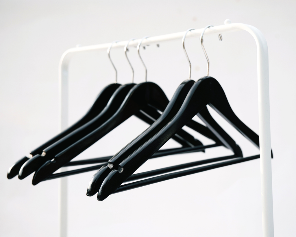Black Hanger