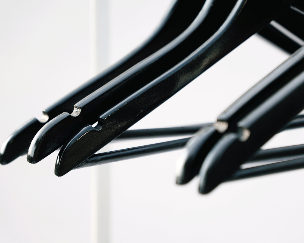 Black Hanger