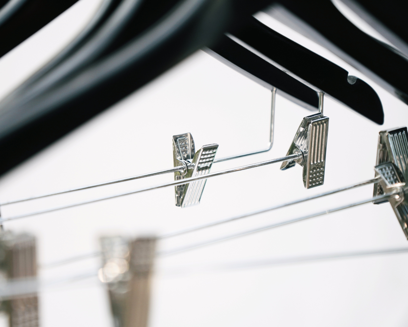 Black Hanger (Cushion Clip)